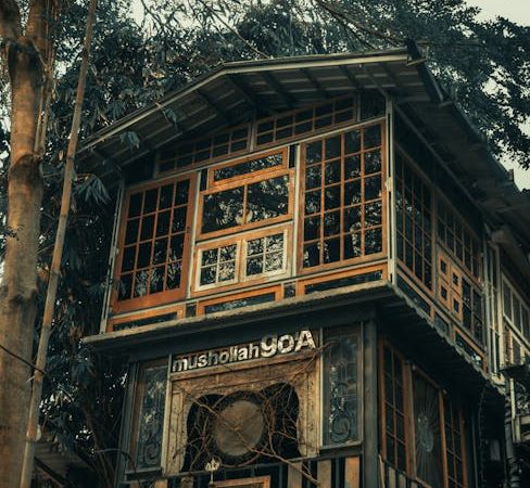 Производство и строительство домов из клееного бруса