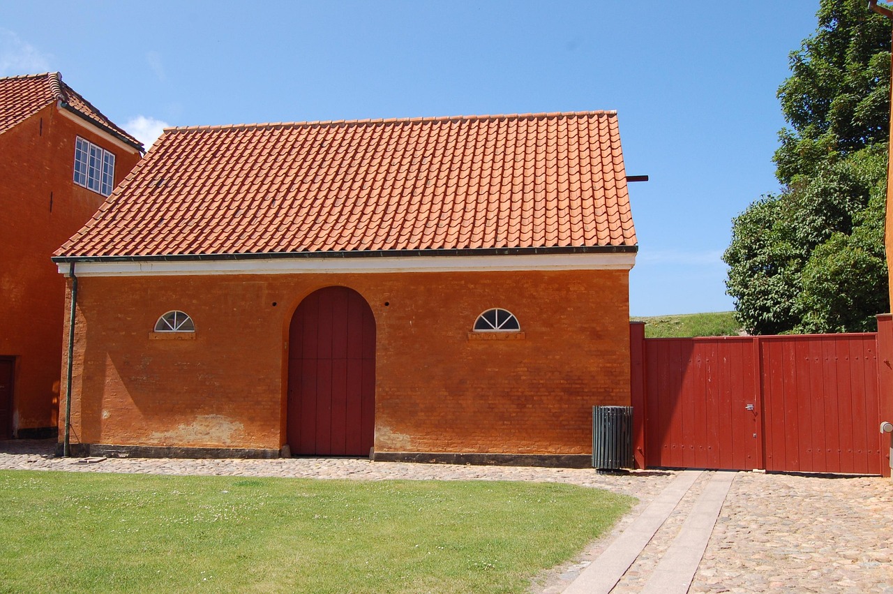 Преимущества и особенности строительства домов из клееного бруса под ключ