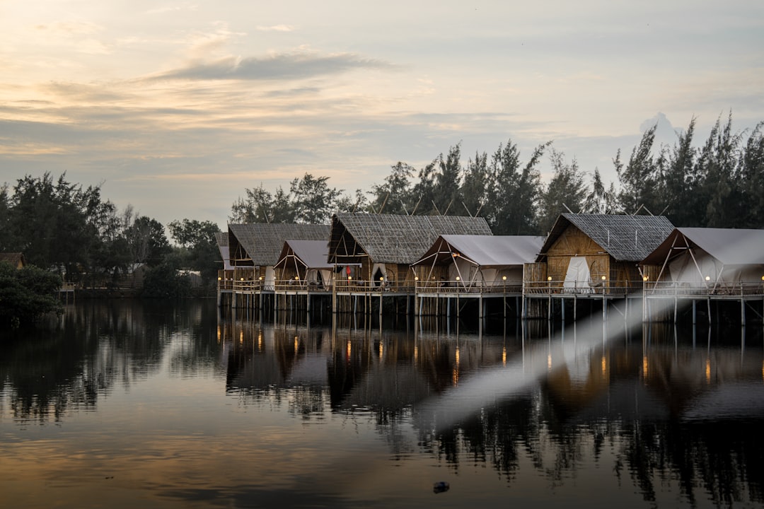 Производство и строительство домов из клееного бруса